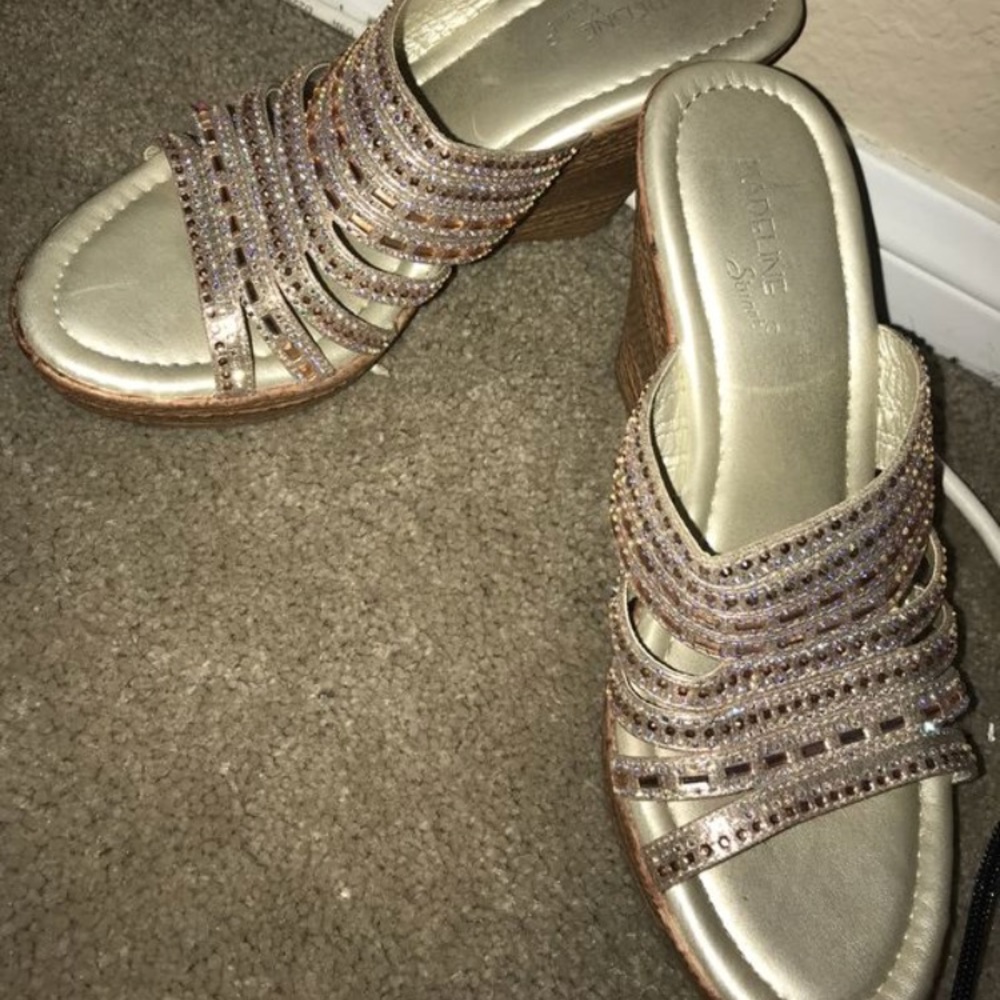Wedge shoes